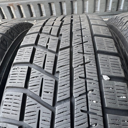 バリ山　YOKOHAMA ヨコハマ　IG60 215/60R17 スタッドレス　タイヤ　2019年製　17インチ