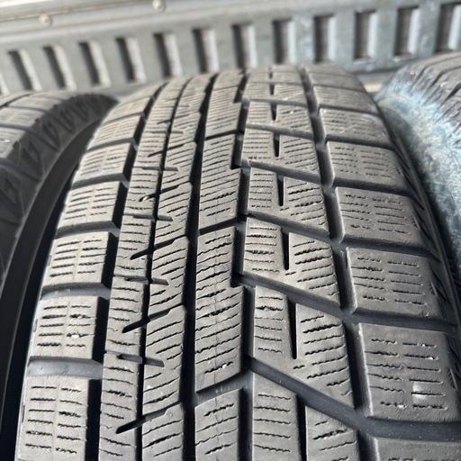 バリ山　YOKOHAMA ヨコハマ　IG60 215/60R17 スタッドレス　タイヤ　2019年製　17インチ