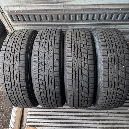 バリ山　YOKOHAMA ヨコハマ　IG60 215/60R17 スタッドレス　タイヤ　2019年製　17インチ