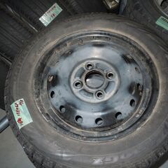 155x65x13 スズキ純正ホイルキャップ付き　鉄ホイール　スタットレスタイヤの画像