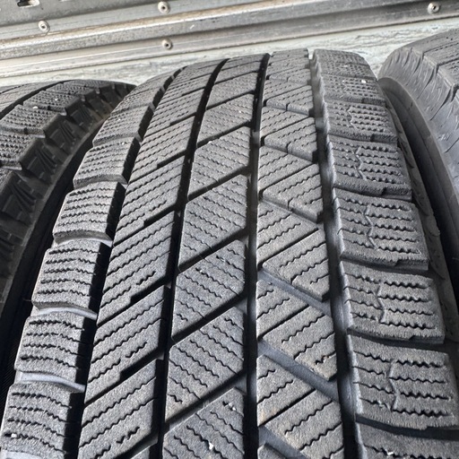 バリ山　BRIDGESTONE ブリヂストン　ブリジストン VRX3 165/65R14 スタッドレス　タイヤ　2021年製14インチ 楽天市場】165/65R14 ブリヂストン BRIDGESTONE ブリザック BLIZZAK