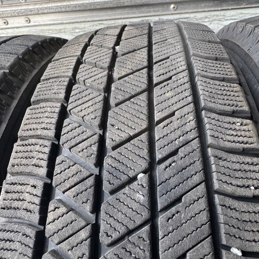 バリ山　BRIDGESTONE ブリヂストン　ブリジストン　VRX3 165/65R14 スタッドレス　タイヤ　2022年製　14インチ