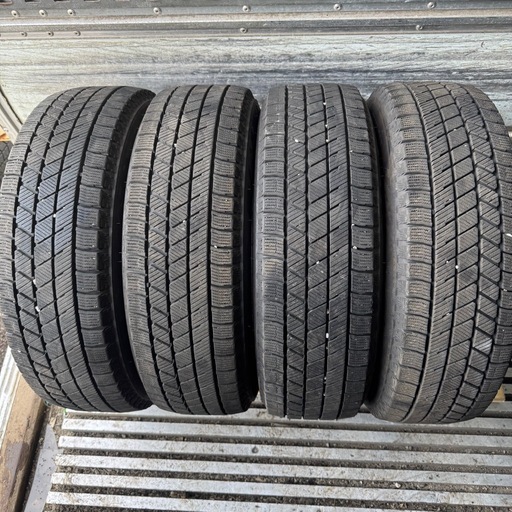 バリ山　BRIDGESTONE ブリヂストン　ブリジストン　VRX3 165/65R14 スタッドレス　タイヤ　2022年製　14インチ