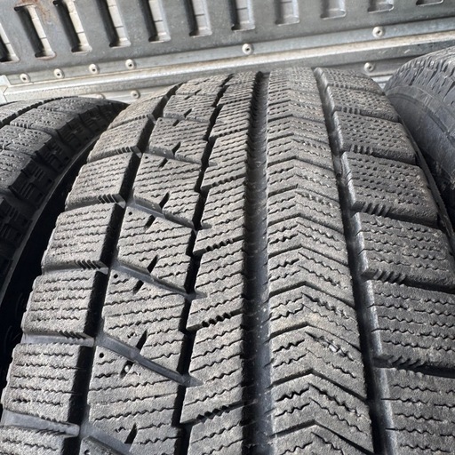 バリ山　BRIDGESTONE ブリヂストン　ブリジストン　VRX 185/65R15 スタッドレス　タイヤ　2019年製　15インチ