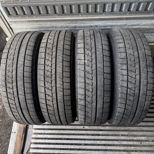 バリ山　BRIDGESTONE ブリヂストン　ブリジストン　VRX 185/65R15 スタッドレス　タイヤ　2019年製　15インチ
