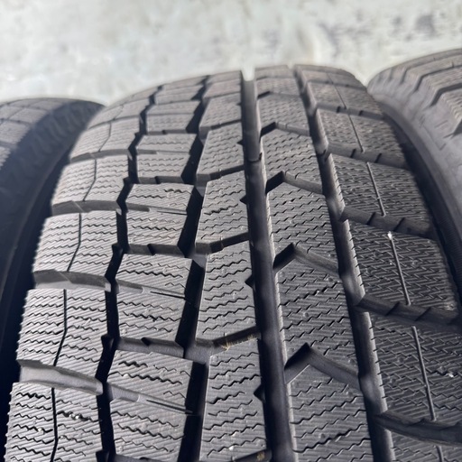 イボ付き　極上タイヤ　DUNLOP ダンロップ　WM02 205/65R16 スタッドレス　タイヤ　2020年製　16インチ