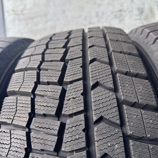 イボ付き　極上タイヤ　DUNLOP ダンロップ　WM02 205/65R16 スタッドレス　タイヤ　2020年製　16インチ