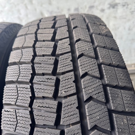 イボ付き　極上タイヤ　DUNLOP ダンロップ　WM02 205/65R16 スタッドレス　タイヤ　2020年製　16インチ