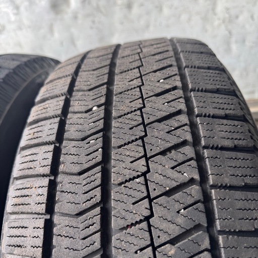 バリ山　BRIDGESTONE ブリヂストン　ブリジストン　VRX2 215/60R16 スタッドレス　タイヤ　2018年製　16インチ