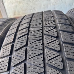 バリ山　BRIDGESTONE ブリヂストン　ブリジストン　DM-V3 235/55R20 スタッドレス　タイヤ　2021年製　20インチの画像