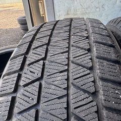 バリ山　BRIDGESTONE ブリヂストン　ブリジストン　DM-V3 235/55R20 スタッドレス　タイヤ　2021年製　20インチの画像