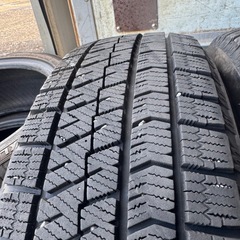 バリ山　BRIDGESTONE ブリヂストン　ブリジストン　VRX2 185/60R15 スタッドレス　タイヤ　2021年製　15インチの画像