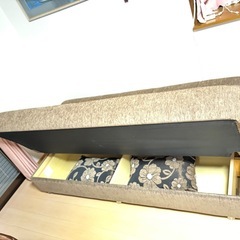 3人掛け美品ソファベッドの画像