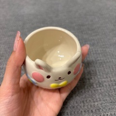 うさぎの陶器の器の画像