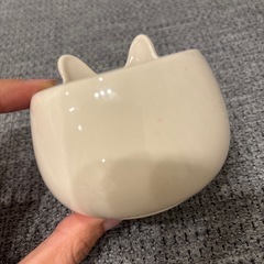 うさぎの陶器の器の画像
