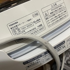 TOSHIBA 衣類用スチーマー　TAS-M4 21年製の画像