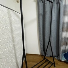 洋服ラックの画像