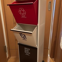 キャスター付き　3段ゴミ箱の画像