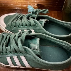 adidas スニーカー　nizzaの画像