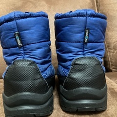 ノースフェイス青20センチの画像