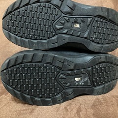 ノースフェイス青20センチの画像