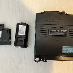 スペーシアカスタム　エアコンパネル、ハザードスイッチ、エンジンスタートボタンの画像