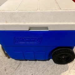 クーラーボックス Coleman 車輪付きの画像