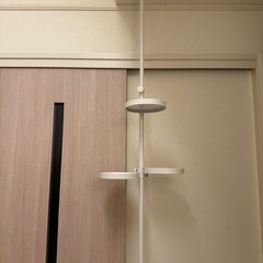 突っ張りポールラック 丸型 トレイ 見せる収納 の画像