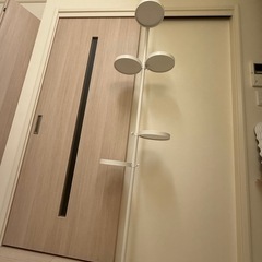 突っ張りポールラック 丸型 トレイ 見せる収納 の画像