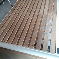 年末年始セール！セミダブルすのこベッドの画像