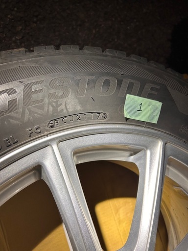 226 60R15 スタッドレスタイヤ