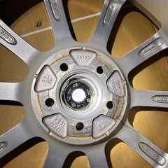 226 60R15 スタッドレスタイヤ
の画像