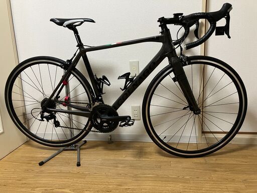 COLNAGO コルナゴ  A1-R 2017年モデル ロードバイク シマノ105　スタンド付き