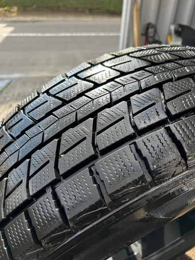 スタッドレス4本(ホイール付)、22年製、265/70R17、8~9部山、士別市or札幌での引渡し、DUNLOP、WINTERMAXX SJ8 スタッドレス4本(ホイール付)、22年製、265/70R17、8~9部山、士別市or