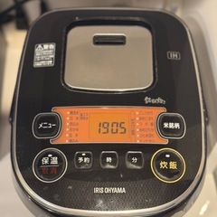 アイリスオーヤマ　炊飯器5.5合の画像