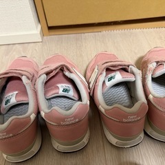 ニューバランス　スニーカー　キッズ　の画像