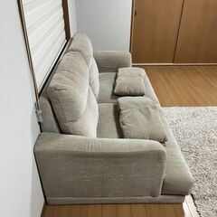 3人掛けソファー 家族4人で座れますの画像