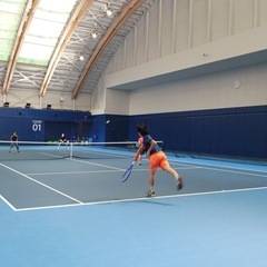 テニスメンバーを探してます。