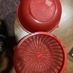 レトロ　ボウルとザルの画像