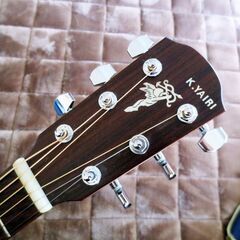 ２０１８年製の綺麗なK.YAIRIアコースティックギターの画像