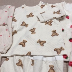 【お取引決定済】女の子長袖パジャマ90サイズ 3点セットの画像