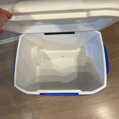 Coleman キャスター付きクーラーボックス 大容量の画像