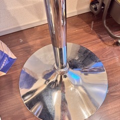 【急募】【10/30まで】大理石風丸テーブルの画像