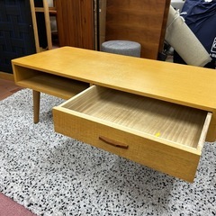 モデルルーム展示品引出し付センターテーブルの画像