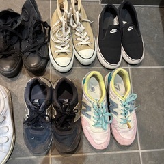 スニーカーまとめての画像