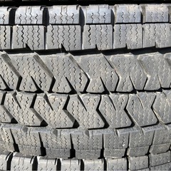 BRIDGESTONE 195/80R15 24年製　スタッドレスタイヤの画像