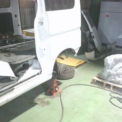 【所沢市】鈑金塗装スタッフ／正社員／年収400〜600万円／独立支援・社割あり 軽バン専門の商用車プロ集団「ビッグトップ株式会社」で、鈑金塗装技術を存分に活かせる環境へ！の画像