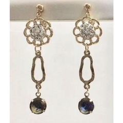 イヤリング ハンドメイド Flower's Tear 夏 ブルー 青 花の画像