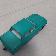 レズニー社　ミニカー　フォード・ゼファー6　NO.33の画像