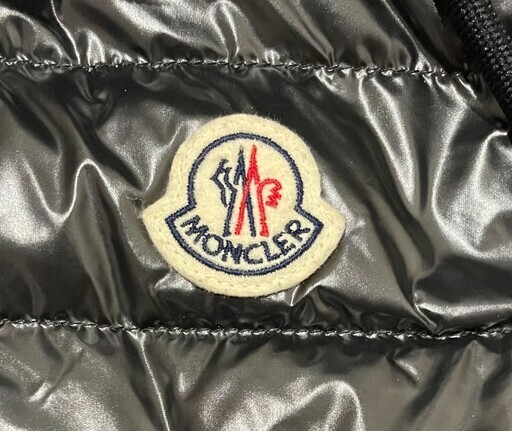 MONCLER/L（3） /ブラック /ダウンジャケット/AKAISHI/型番 I10911A00059 596J9